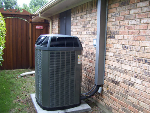 Air conditioning unit - AC not blowing cold